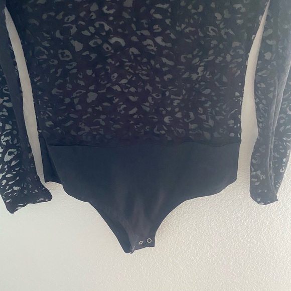 Leopard Print Sheer Mock Neck Bodysuit - Picture 6 of 7